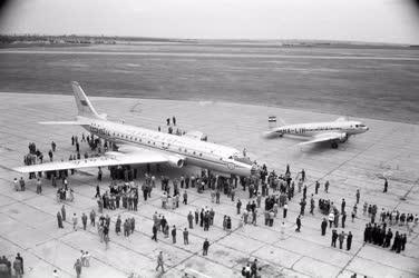 Ipar - Repülőgépgyártás - A TU-104-es szovjet gép Budapesten