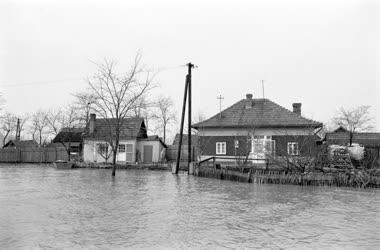 Tiszai árhullám Szolnoknál