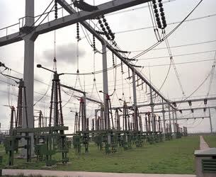 Energia - 400 KV-os villamos távvezeték állomása