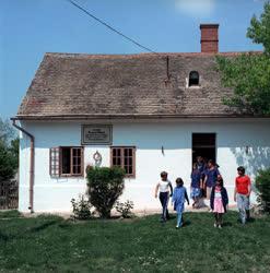 Kultúra - Felújították Berzsenyi szülőházát