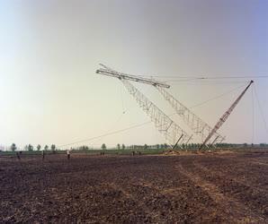 Energia - Fölállítják a 750 KV-os távvezeték tartóoszlopát