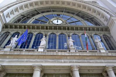 Műalkotás - Budapest - Keleti pályaudvar homlokzati szobrai