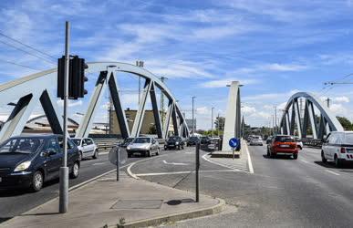 Közlekedés - Budapest - Százlábú híd a Kerepesi úton