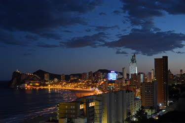 Idegenforgalom - Benidorm - A Poniente Beach