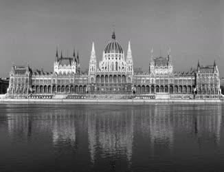 Városképek - Budapest - Parlament