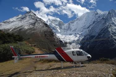 Nepál - Tengboche - Helikopter