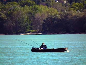 Hobbi - Horgászat - Horgász a helembai Dunaszakaszon