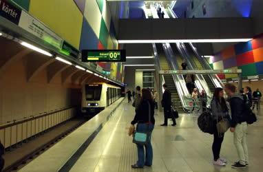 Közlekedés - Budapest - Az M4-es metró megállója