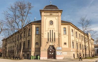 Oktatási létesítmény - Budapest - Az Erkel Ferenc Általános Iskola