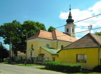Egyházi épület - Kisoroszi - Római katolikus templom