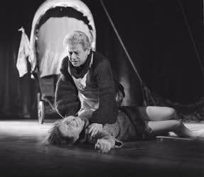 Kultúra - Színház - Brecht: Kurázsi mama