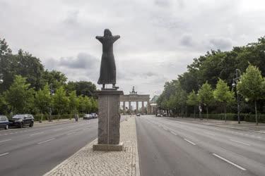 Műemlék - Berlin - Der Rufer bronz szobor