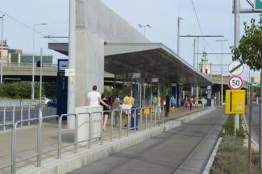 Közlekedés - Budapest - Az 1-es villamos megállója