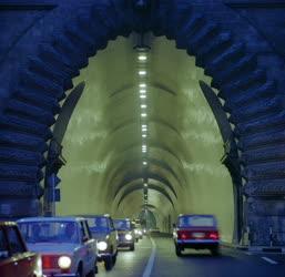 Városkép - A kivilágított alagút