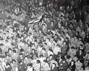 Belpolitika - Tüntetés - Kubai válság 
