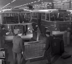 Ipar - Közlekedés - A MÁVAUT részére gyártott autóbuszok