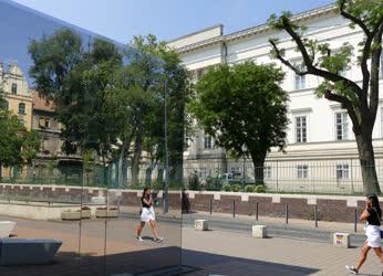 Városkép - Budapest -  A Pollack Mihály tér üvegfala