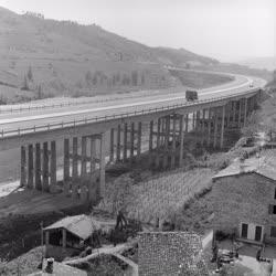 Közlekedés - Viadukt Olaszországban 