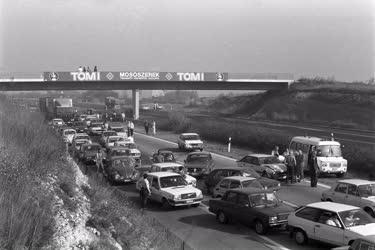 Közlekedés - Torlódás az M7 autópályán
