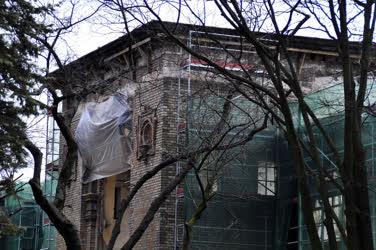 Építőipar - Budapest - Felújítják az Olof Palme házat