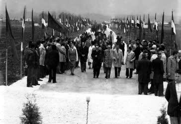 Városkép-életkép - Az Omszki-park alapkőletétele