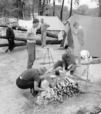 Életkép - Szabadidő - Kempingezők a Pokol-szigeten