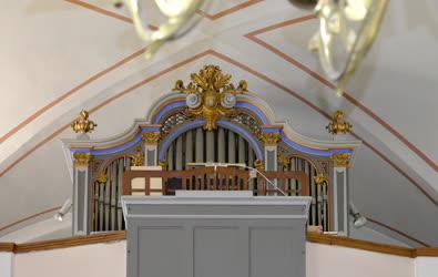 Egyházi épület - Szentendre - Keresztelő Szent János plébániatemplom