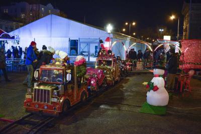 Ünnep - Budapest - Winter Magic az Ötvenhatosok terén