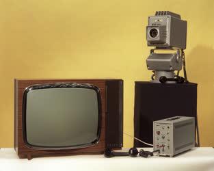 Reklám - Kültéri kamera és Orion televízió