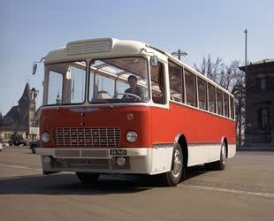 Közlekedés - Ikarus 557 panoráma autóbusz