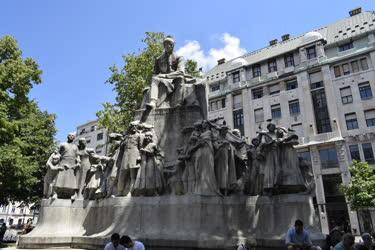 Városkép - Budapest - Vörösmarty Mihály-emlékmű