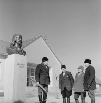 Kultúra - II. Rákóczi Ferenc mellszobor Hajdúviden