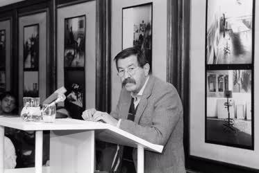 Kultúra - Irodalom - Günter Grass német író felolvasóestje