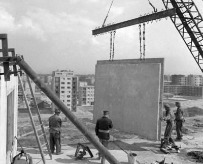 A szerző válogatása - Épül a József Attila lakótelep