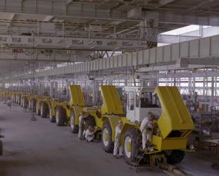 Ipar - Traktorgyártás a Rába Vagon- és Gépgyárban