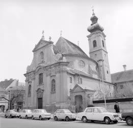 Városkép-életkép - A karmelita templom Győrött