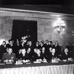 Külkapcsolat - A Varsói Szerződés tagállamainak ülése