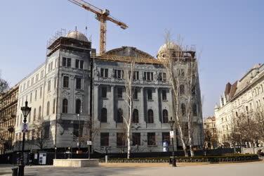 Városkép - Budapest - Megújul a Szabadság téri Adria-palota