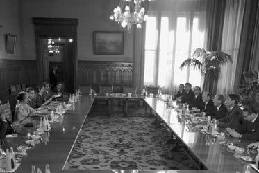Külpolitika - Indira Gandhi Budapesten 