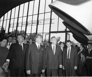 Politika - A szovjet tudomány és technika 50 éve - Kiállítás