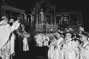 Egyház - Katolikus püspökök felszentelése
