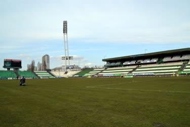 Sport - Bontás előtt az Albert Stadion