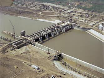 Ipar - Energia - Épül a Tisza II. vízlépcső
