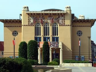 Épület - Sopron - A Petőfi Színház épülete