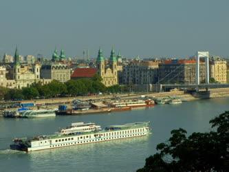 Budapest - Városkép - Vízi közlekedés