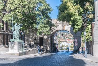 Városkép - Budapest - Bécsikapu tér