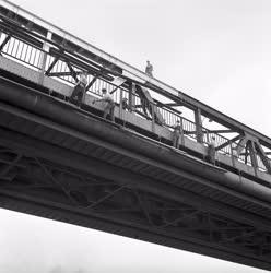 Felújítás - Átfestik az Északi összekötő vasúti hidat