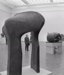 Kultúra - Külkapcsolat - Henry Moore kiállítása a Műcsarno