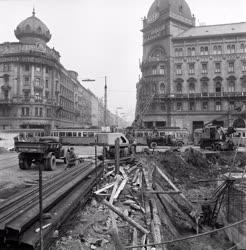 Településfejlesztés - Budapest - Gyalogos aluljáró épül az EMKÉ-nél