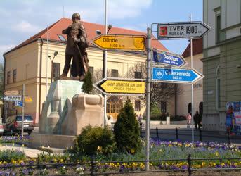 Vidéki városok - Kaposvár - Kossuth-szobor